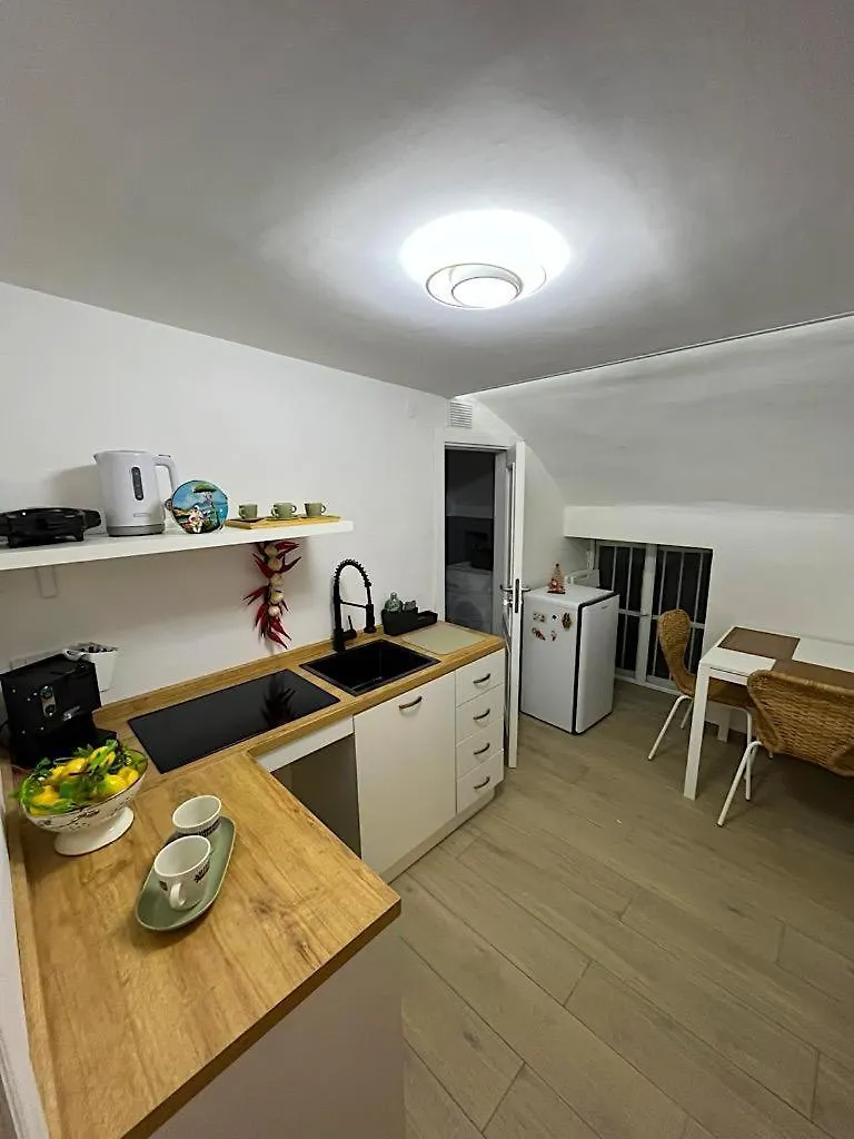 Domus Dante Al Balconcino Apartment Naples